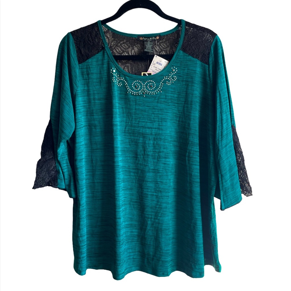 NWT Suzie In The City Short Sleeve Blouse